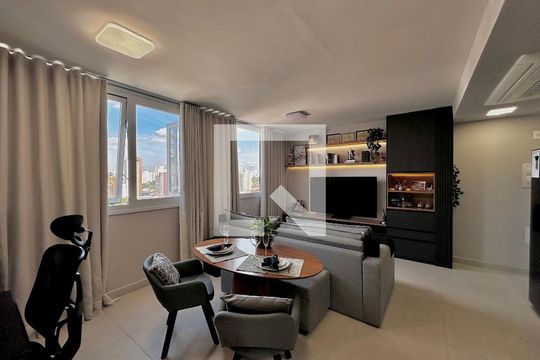 Sala de apartamento à venda com 1 quarto, 48m² em Vila Sao Francisco (zona Sul), São Paulo