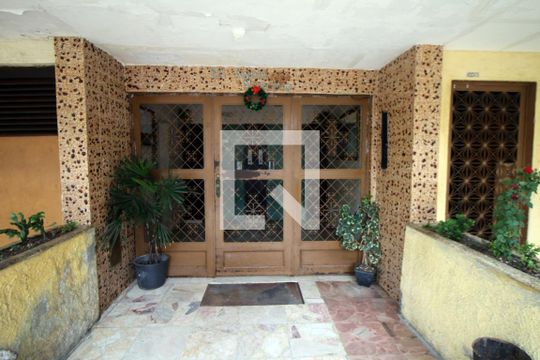 Fachada e portaria de apartamento à venda com 2 quartos, 55m² em Madureira, Rio de Janeiro