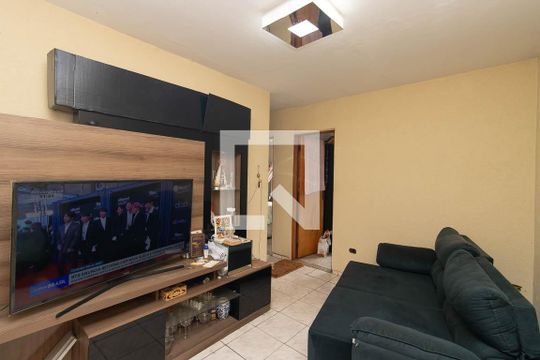 Sala de apartamento para alugar com 2 quartos, 47m² em Conjunto Habitacional Jova Rural, São Paulo