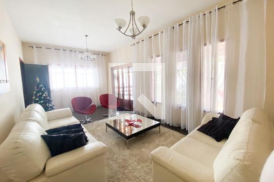 Casa à venda com 5 quartos, 321m² em Jardim Riacho das Pedras, Contagem