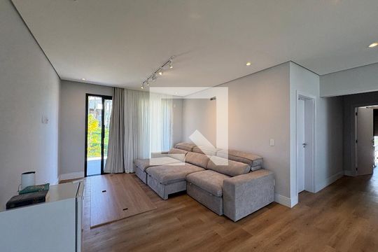Sala do andar superior de casa de condomínio à venda com 4 quartos, 500m² em Jardim Samambaia, Jundiaí