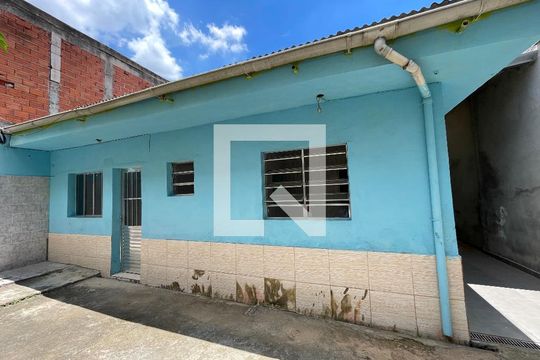 Fachada de casa para alugar com 2 quartos, 125m² em Jardim Lina, Cotia