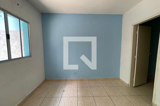 Sala de casa para alugar com 2 quartos, 125m² em Jardim Lina, Cotia