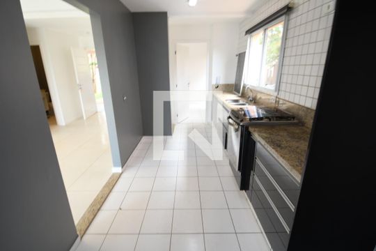 Cozinha de casa de condomínio à venda com 3 quartos, 415m² em Jardim das Palmeiras, Campinas