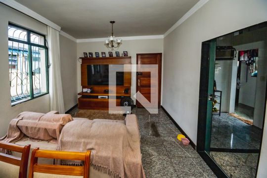 Apartamento para alugar com 3 quartos, 92m² em Vila Cloris, Belo Horizonte