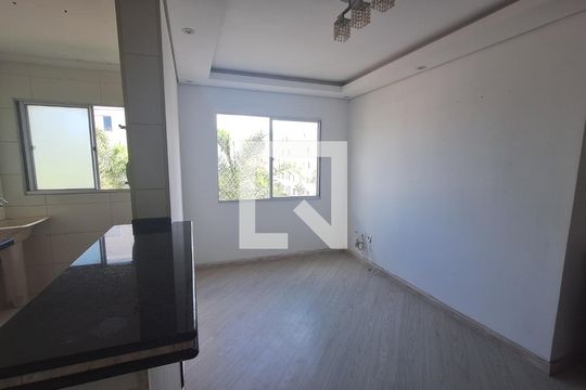 Sala de apartamento para alugar com 2 quartos, 46m² em Vila Urupes, Suzano