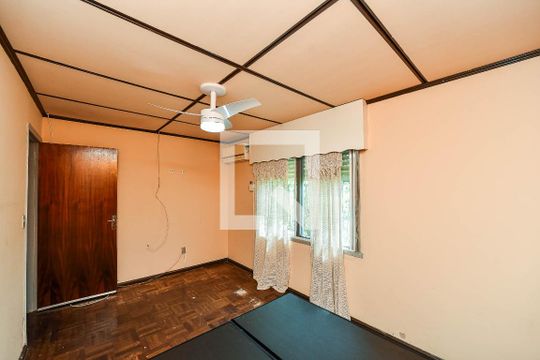 Quarto 2 de casa à venda com 3 quartos, 120m² em Rubem Berta, Porto Alegre