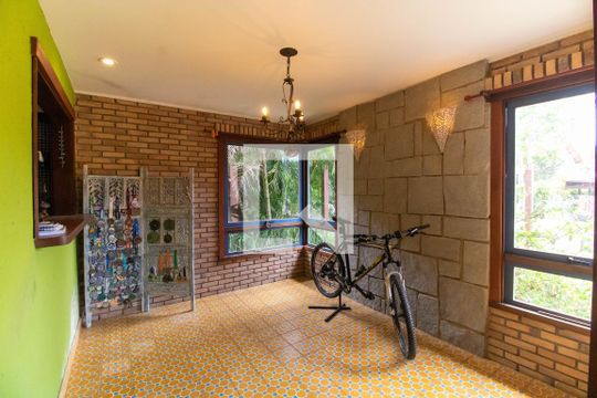 Casa de Condomínio para alugar com 4 quartos, 270m² em Várzea das Moças, Niterói