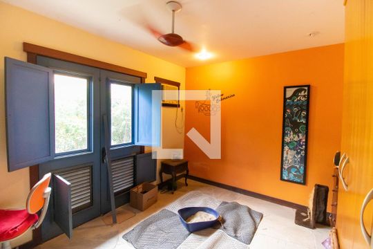 Casa de Condomínio para alugar com 4 quartos, 270m² em Várzea das Moças, Niterói