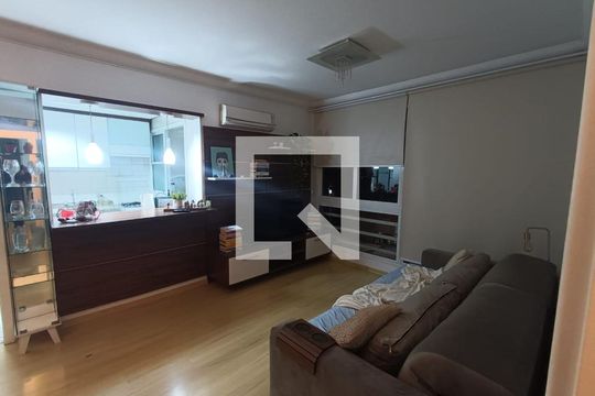 Sala  de apartamento para alugar com 2 quartos, 58m² em Glória, Porto Alegre