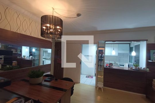 Sala  de apartamento para alugar com 2 quartos, 58m² em Glória, Porto Alegre