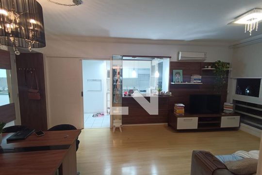 Sala de apartamento para alugar com 2 quartos, 58m² em Glória, Porto Alegre