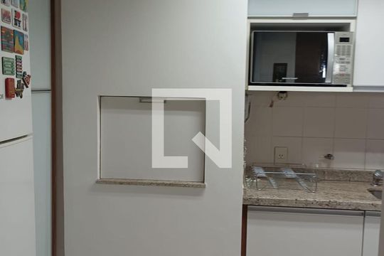 Cozinha de apartamento para alugar com 2 quartos, 58m² em Glória, Porto Alegre