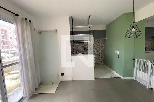 Sala de apartamento para alugar com 1 quarto, 45m² em Bairro Nakamura Park, Cotia