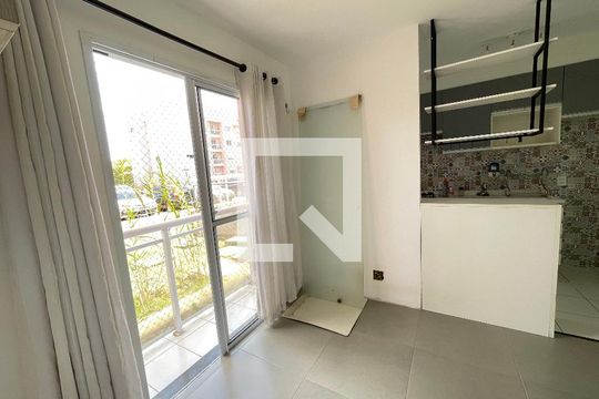 Sala de apartamento para alugar com 1 quarto, 45m² em Bairro Nakamura Park, Cotia