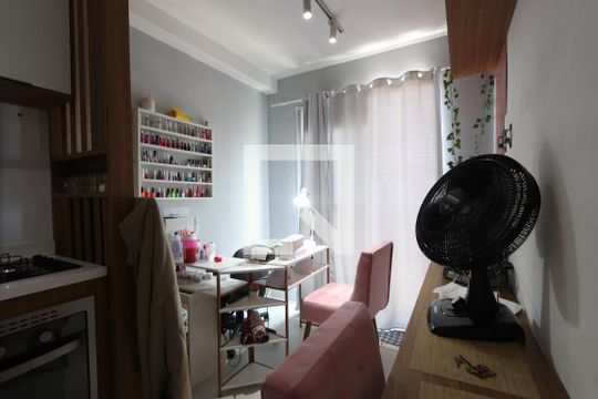 Sala de apartamento à venda com 1 quarto, 28m² em Vila Tolstoi, São Paulo