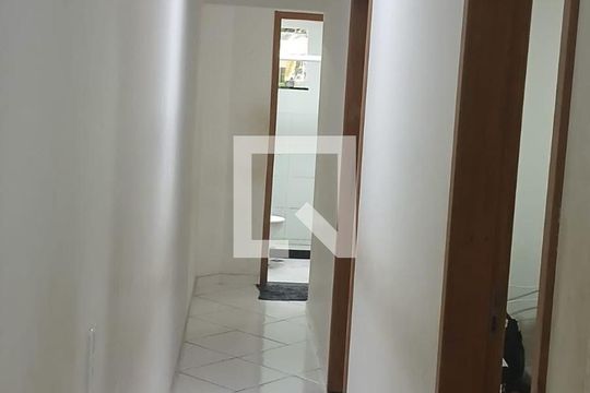 Corredor de apartamento para alugar com 2 quartos, 45m² em Itanhangá, Rio de Janeiro