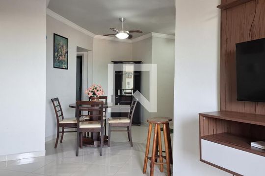 Sala de apartamento para alugar com 2 quartos, 70m² em Nova Mirim, Praia Grande