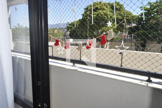 Apartamento à venda com 2 quartos, 56m² em Del Castilho, Rio de Janeiro
