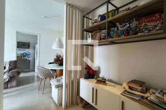 Sala de apartamento para alugar com 2 quartos, 82m² em Barra da Tijuca, Rio de Janeiro