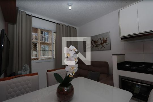 Sala de apartamento para alugar com 2 quartos, 33m² em Vila Ema, São Paulo