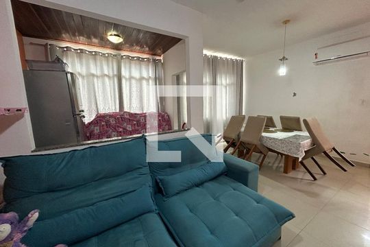 Sala de casa para alugar com 3 quartos, 100m² em Quintino Bocaiúva, Rio de Janeiro