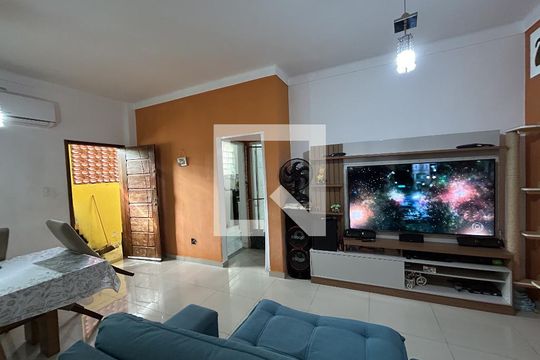 Sala de casa para alugar com 3 quartos, 100m² em Quintino Bocaiúva, Rio de Janeiro