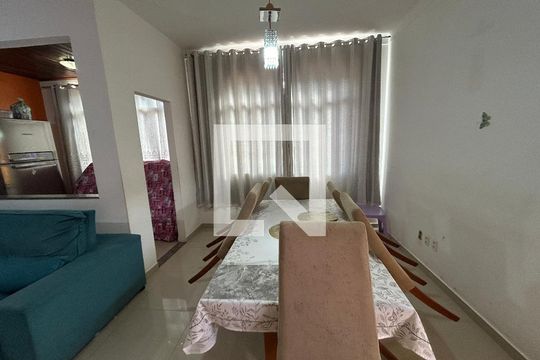 Sala de casa para alugar com 3 quartos, 100m² em Quintino Bocaiúva, Rio de Janeiro