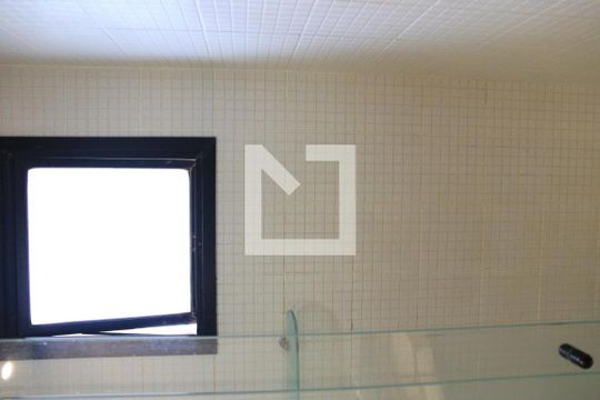 Banheiro de apartamento à venda com 1 quarto, 50m² em Setor Oeste, Goiânia