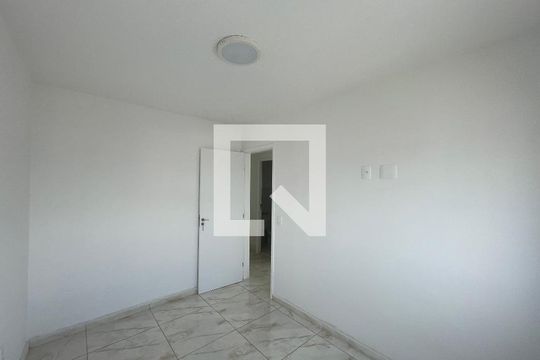 Quarto 2 de apartamento à venda com 2 quartos, 47m² em Vila das Bandeiras, Guarulhos