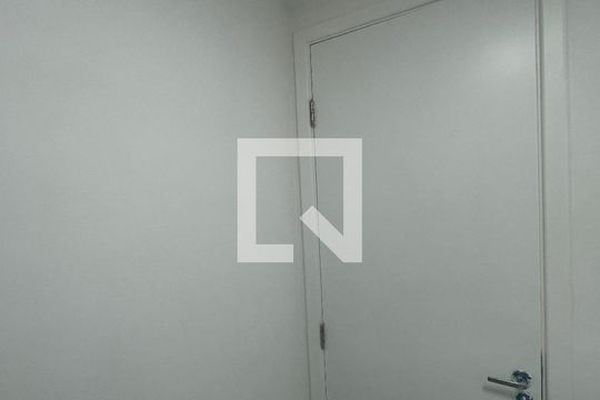 Banheiro de apartamento à venda com 2 quartos, 47m² em Vila das Bandeiras, Guarulhos