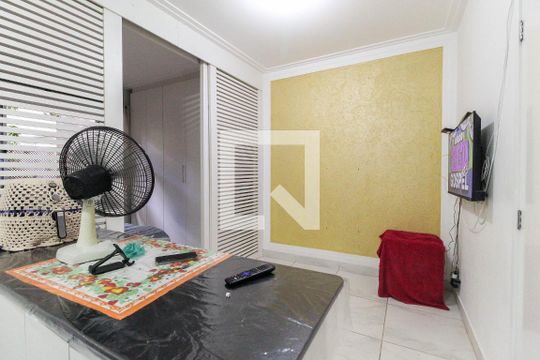 Sala - Cozinha de kitnet/studio para alugar com 1 quarto, 28m² em Vila Campanela, São Paulo