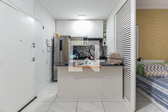 Sala - Cozinha de kitnet/studio para alugar com 1 quarto, 28m² em Vila Campanela, São Paulo