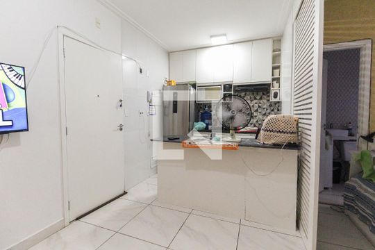 Sala - Cozinha de kitnet/studio para alugar com 1 quarto, 28m² em Vila Campanela, São Paulo