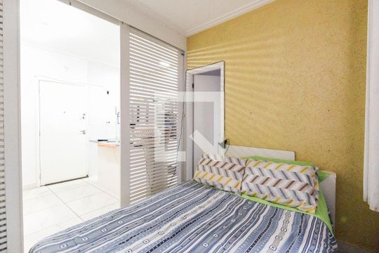 Quarto de kitnet/studio para alugar com 1 quarto, 28m² em Vila Campanela, São Paulo