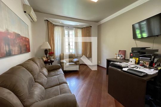 Escritório de casa de condomínio para alugar com 4 quartos, 505m² em Jardim Passargada I, Cotia