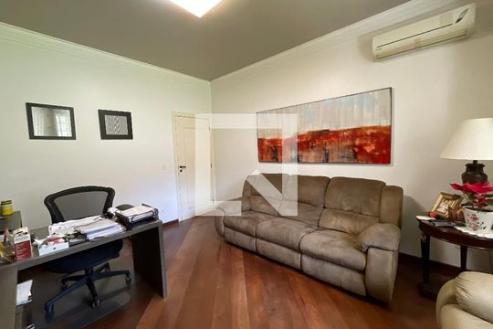 Escritório de casa de condomínio para alugar com 4 quartos, 505m² em Jardim Passargada I, Cotia