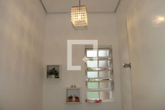 Casa para alugar com 4 quartos, 250m² em Chácaras Ana Lúcia, Embu das Artes