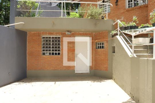 Casa para alugar com 4 quartos, 250m² em Chácaras Ana Lúcia, Embu das Artes