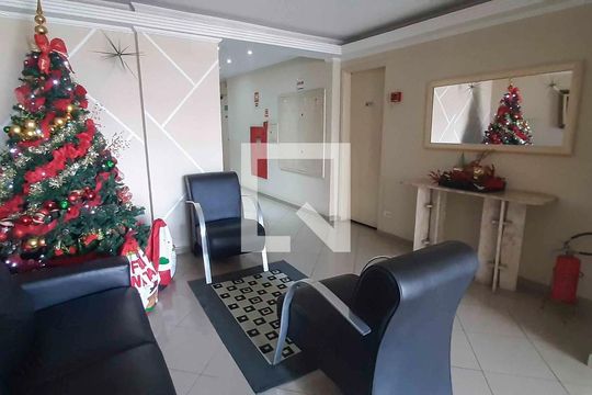 Hall de Entrada de apartamento para alugar com 3 quartos, 70m² em Vila Osasco, Osasco