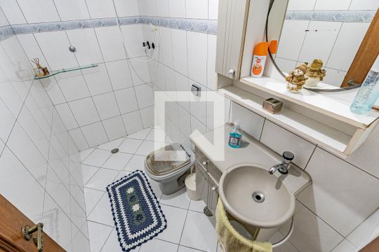 Banheiro de casa à venda com 4 quartos, 150m² em Parque Fongaro, São Paulo