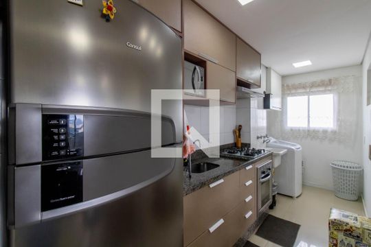Cozinha de apartamento para alugar com 3 quartos, 60m² em Jardim Imperador, Guarulhos