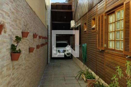 Casa à venda com 4 quartos, 396m² em Bom Jesus, Porto Alegre