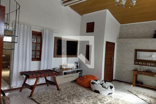 Casa à venda com 4 quartos, 396m² em Bom Jesus, Porto Alegre