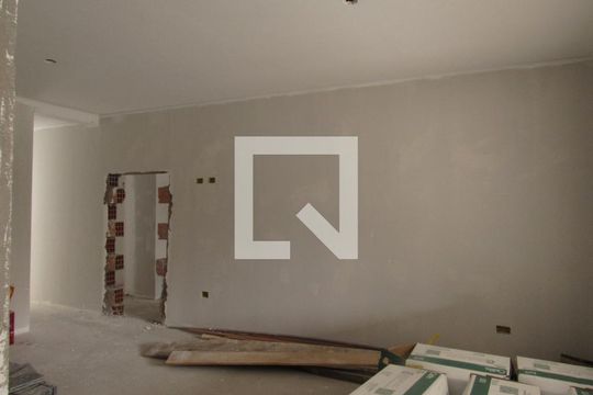 Sala de casa à venda com 3 quartos, 130m² em Jardim das Flores, Osasco