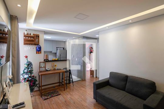 Sala de apartamento à venda com 2 quartos, 44m² em Caiapos, Contagem
