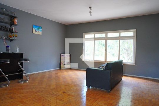 Sala  de casa à venda com 3 quartos, 310m² em Medianeira, Porto Alegre