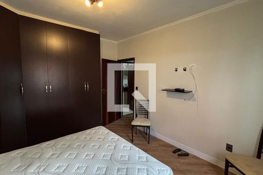 Quarto 1 de casa à venda com 3 quartos, 350m² em Parque das Nações, Santo André
