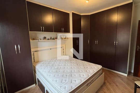 Quarto 1 de casa à venda com 3 quartos, 350m² em Parque das Nações, Santo André