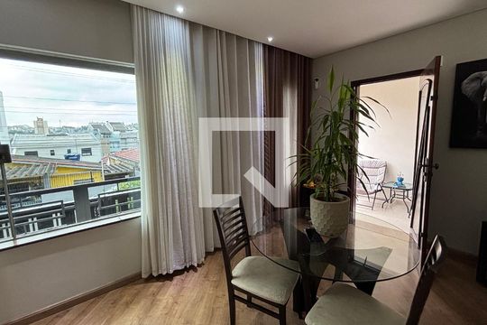Sala de casa à venda com 3 quartos, 350m² em Parque das Nações, Santo André